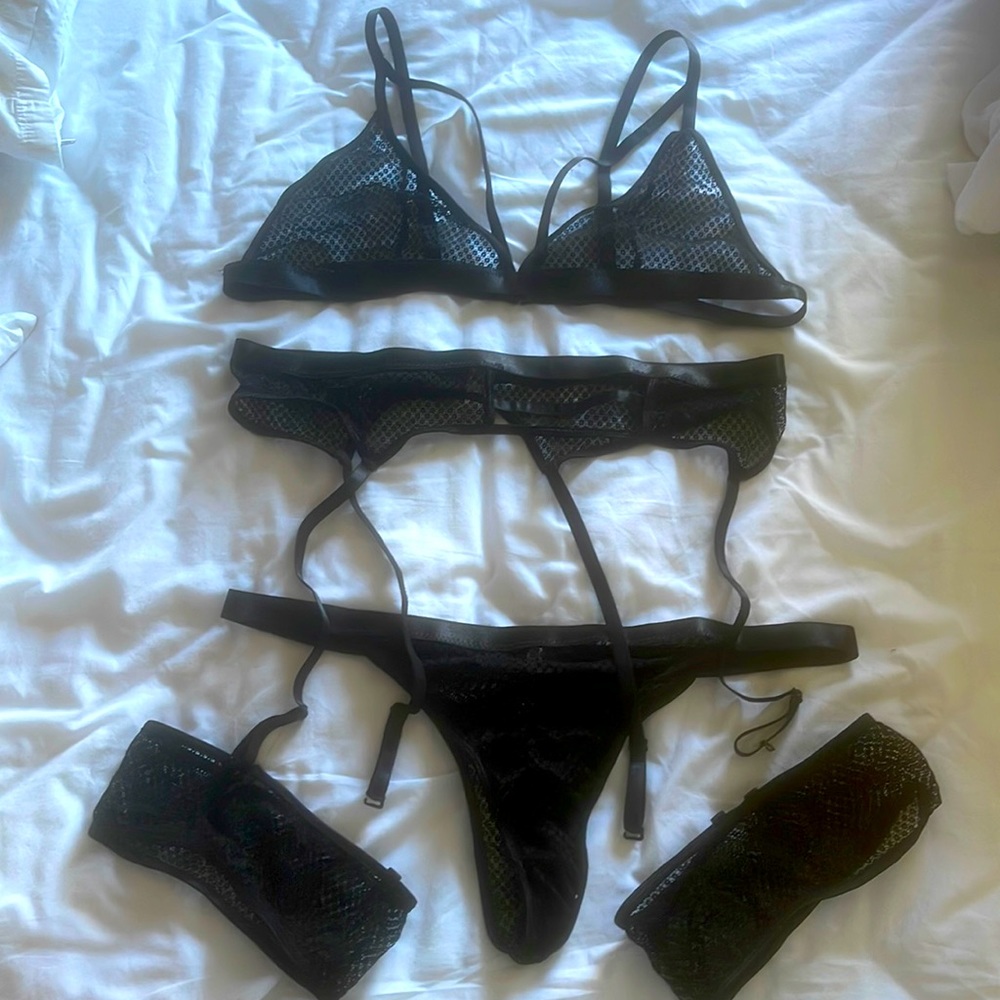 🔥🔥💋😘 Valentine’s Day Lingerie Set😘💋🔥🔥